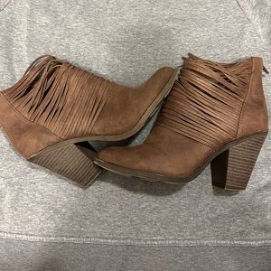 GUC Fergalicious Booties Size 7.5